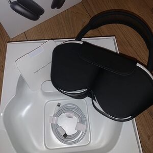 Apple Airpod Pro Max Headphones Space Grey